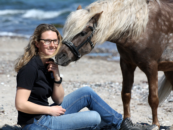 Christien Luckwaldt mit ihrem Pony